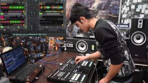 نمونه کار هنرجو رامین در جلسه پنجم با کنترلر Traktor S8